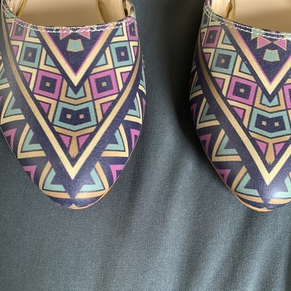 Goby Women’s Printed Ballet Flat - Picture 4 of 9